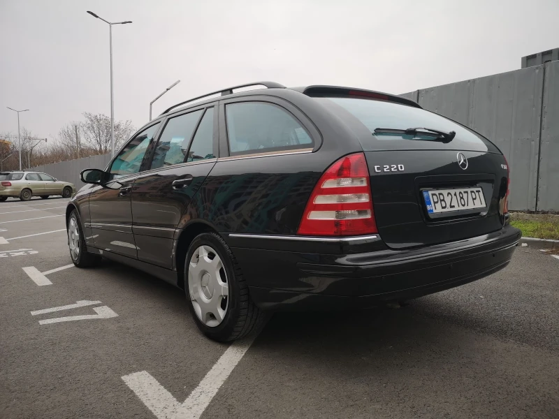 Mercedes-Benz C 220, снимка 4 - Автомобили и джипове - 52438047