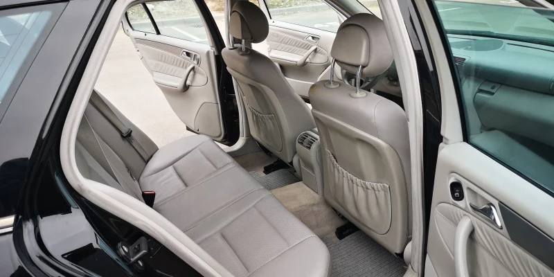 Mercedes-Benz C 220, снимка 17 - Автомобили и джипове - 52438047