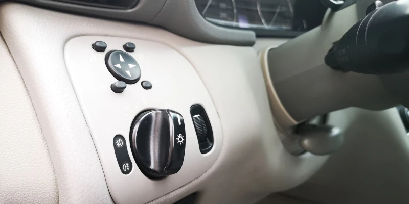 Mercedes-Benz C 220, снимка 15 - Автомобили и джипове - 52438047