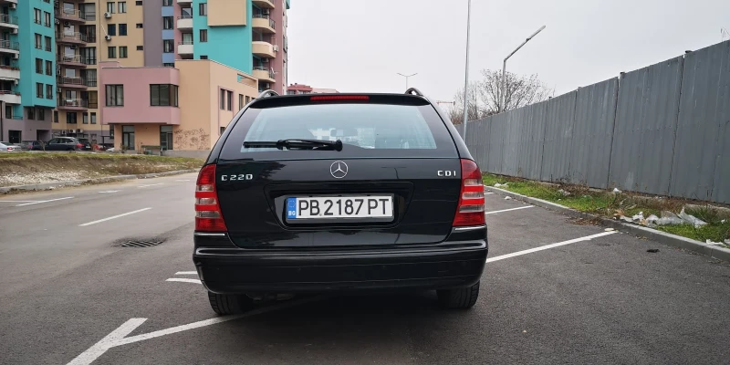 Mercedes-Benz C 220, снимка 5 - Автомобили и джипове - 52438047