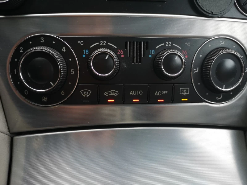 Mercedes-Benz C 220, снимка 13 - Автомобили и джипове - 52438047