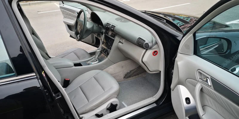 Mercedes-Benz C 220, снимка 7 - Автомобили и джипове - 52438047