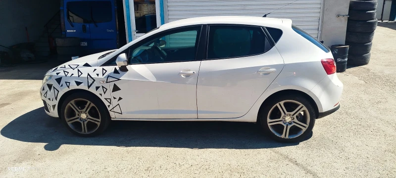 Seat Ibiza, снимка 5 - Автомобили и джипове - 52431729