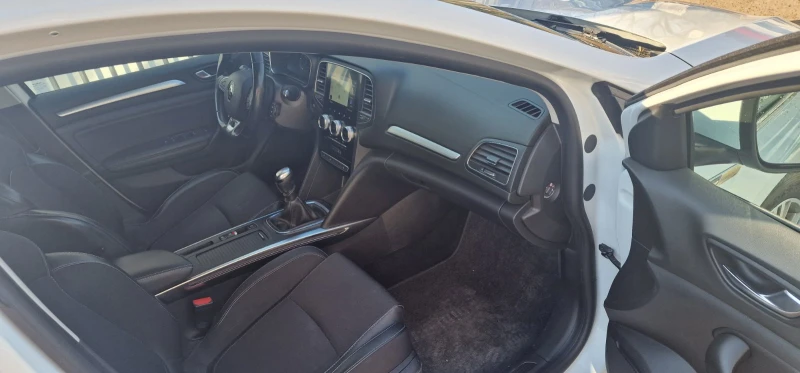 Renault Megane 1.3 l, снимка 9 - Автомобили и джипове - 51752884