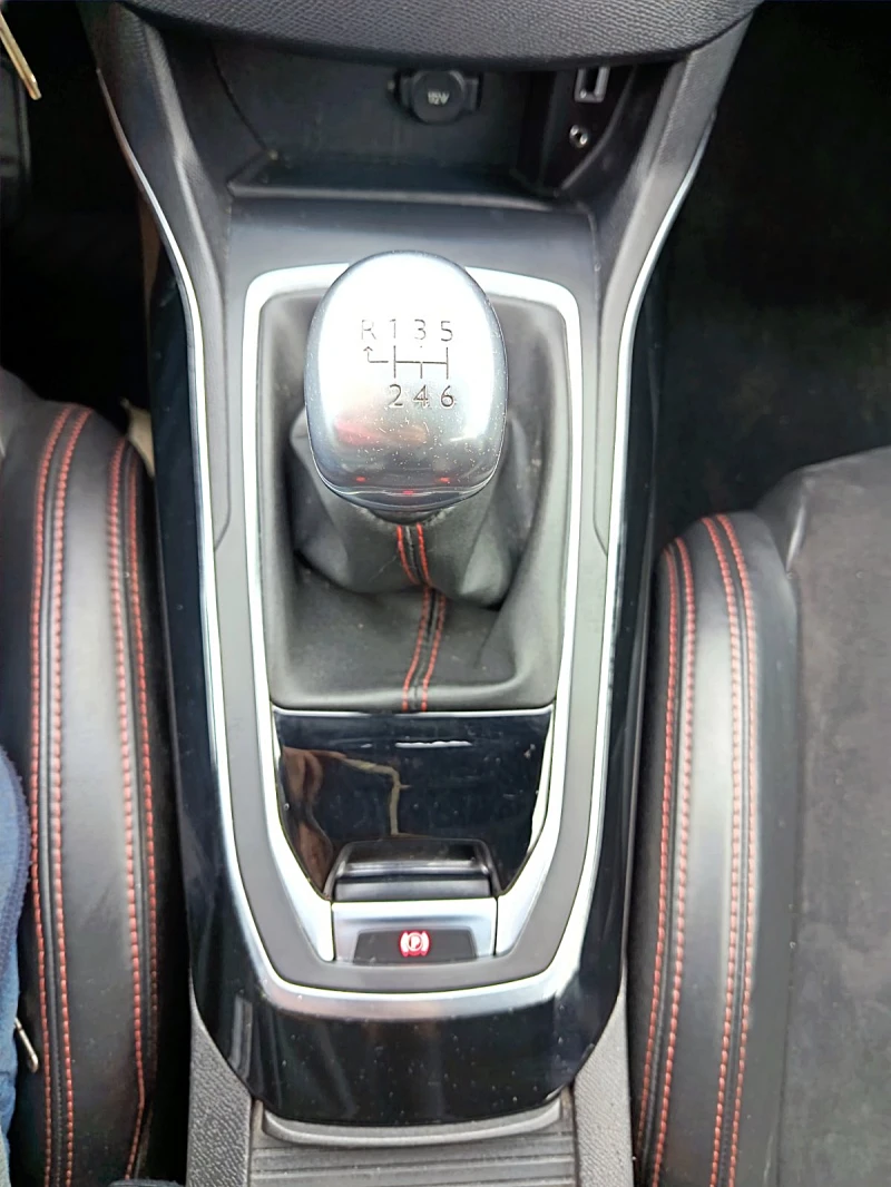 Peugeot 308 GT-LINE, снимка 16 - Автомобили и джипове - 50535547