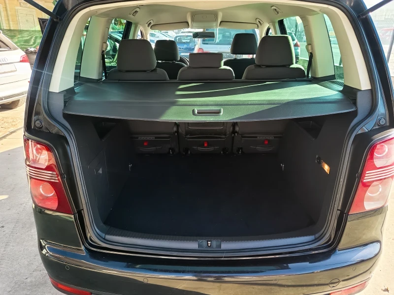 VW Touran 1.6i, снимка 12 - Автомобили и джипове - 52394532