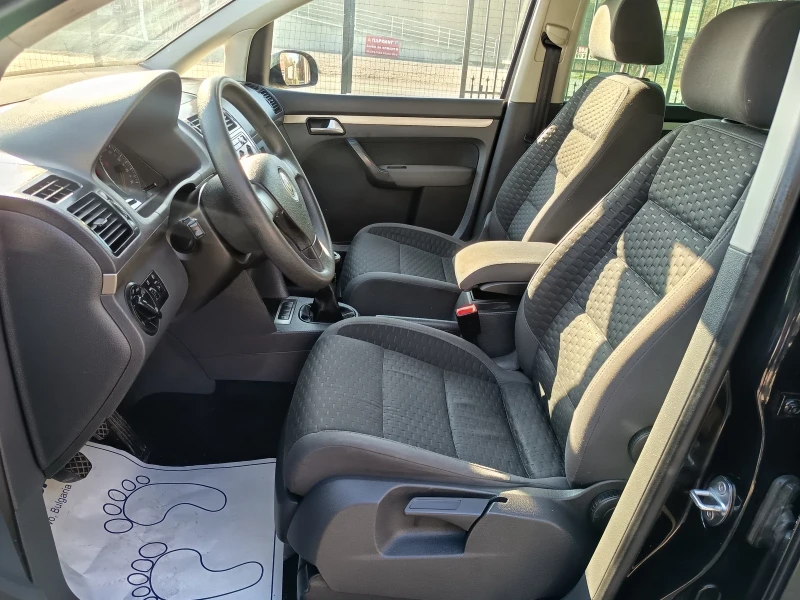 VW Touran 1.6i, снимка 8 - Автомобили и джипове - 52394532
