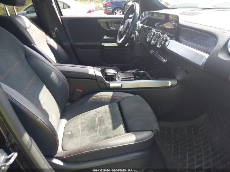 Mercedes-Benz EQB 300 / 4MATIC, снимка 7 - Автомобили и джипове - 52530269