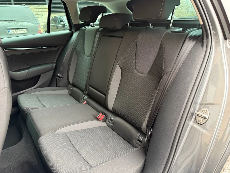 Skoda Octavia  2.0TDI 150kc DSG 2022 Digital_Cockpit, снимка 15 - Автомобили и джипове - 53363412
