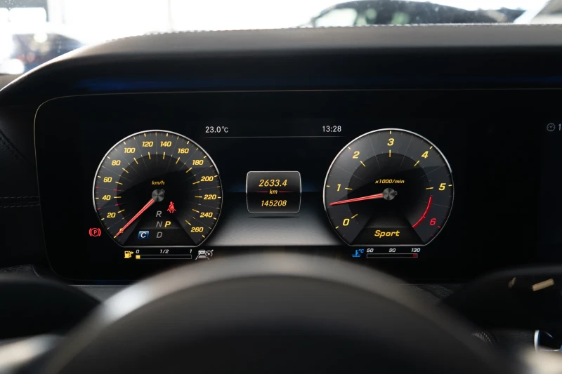 Mercedes-Benz CLS 400 d 4 MATIC * AMG * BURMESTER * , снимка 10 - Автомобили и джипове - 53444735