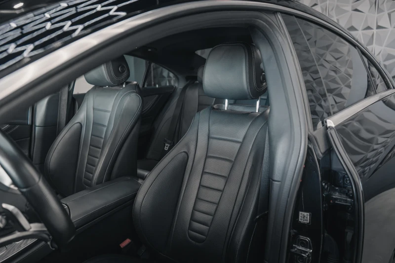 Mercedes-Benz CLS 400 d 4 MATIC * AMG * BURMESTER * , снимка 11 - Автомобили и джипове - 53444735