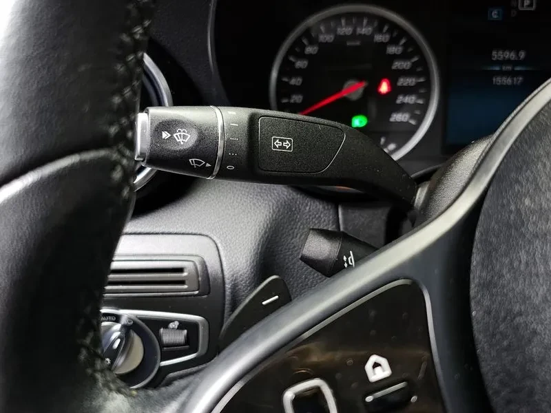 Mercedes-Benz C 200, снимка 17 - Автомобили и джипове - 55007283