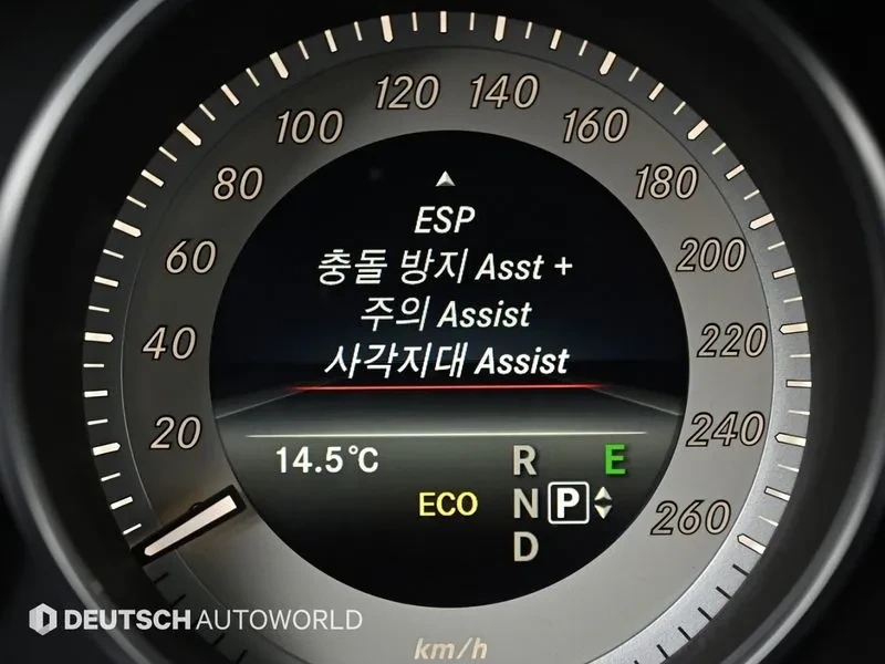 Mercedes-Benz E 350 Bluetec 4Matic, снимка 17 - Автомобили и джипове - 56736099