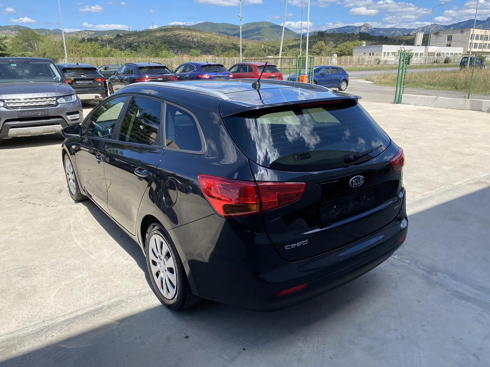 Kia Ceed 1.6 CRDI 110ps 116хл.км. 6 скорости Партроник - изображение 3