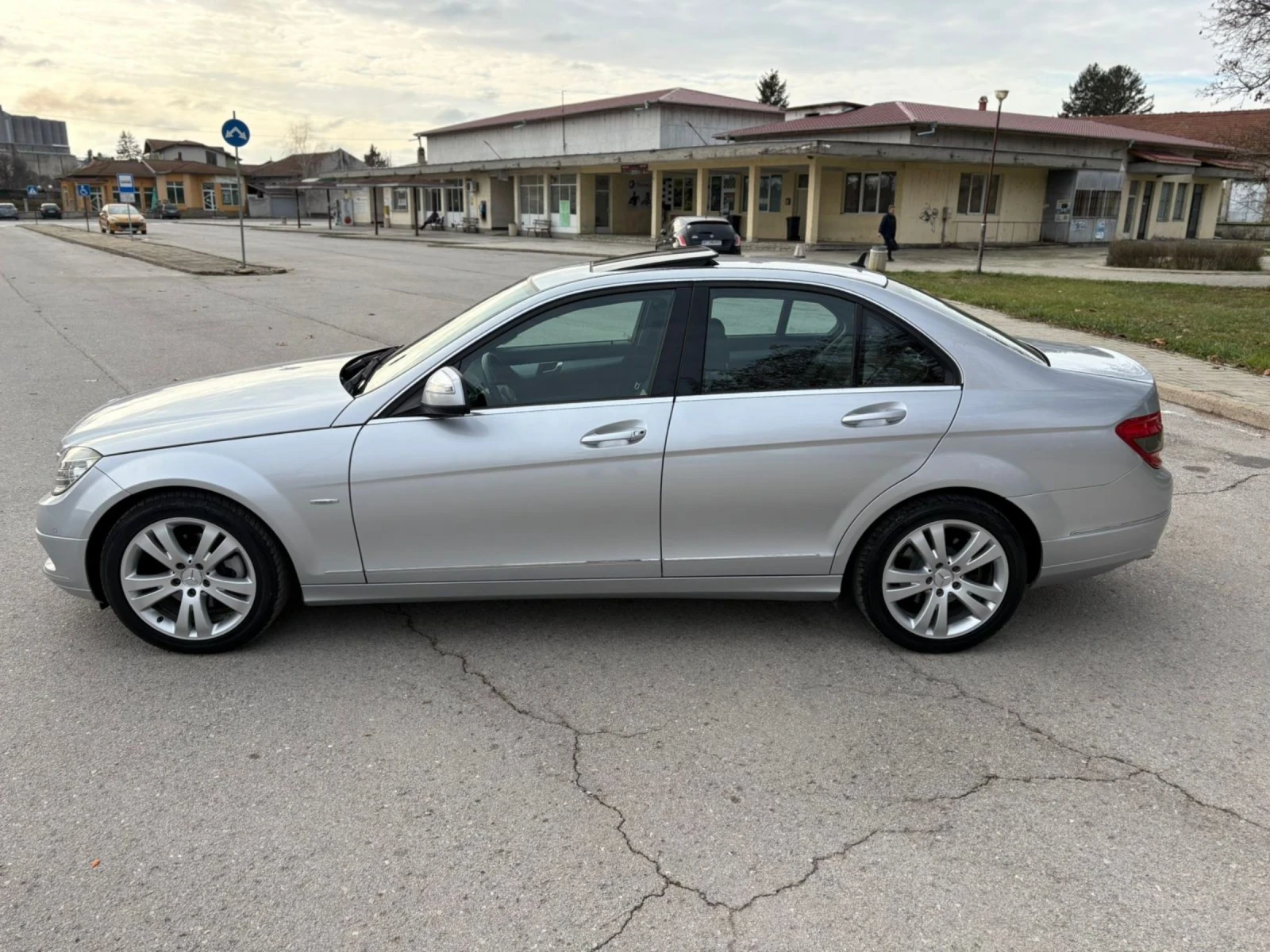 Mercedes-Benz C 220 Avantgarde  - изображение 5