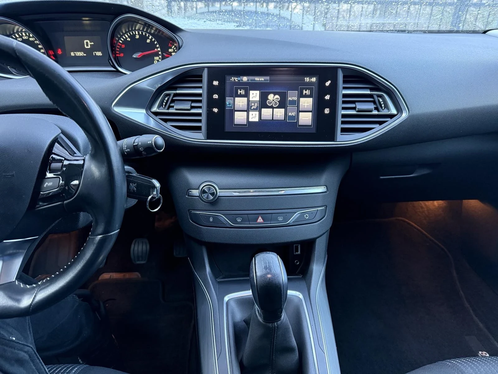 Peugeot 308 1.6 Blue HDI Allure - изображение 10