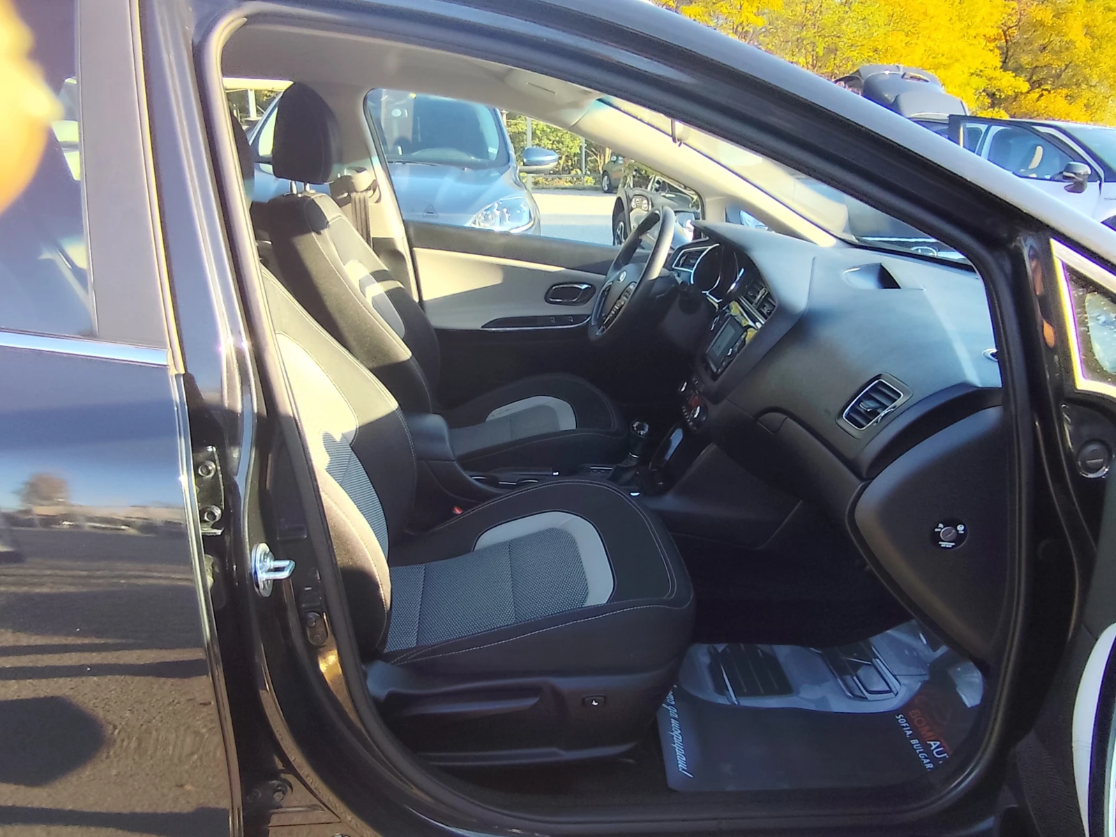 Kia Ceed 1.6CRDi* LED* * EURO6B* NAVI* FACELIFT | Mobile.bg   12