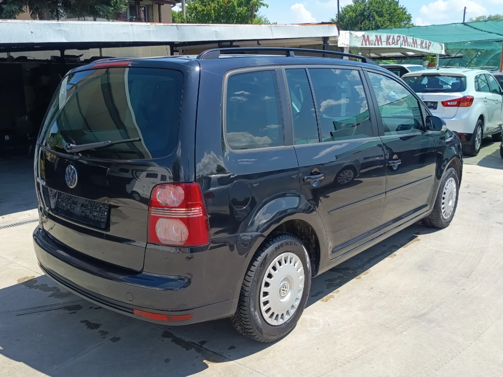 VW Touran 1.6i, снимка 4 - Автомобили и джипове - 52394532