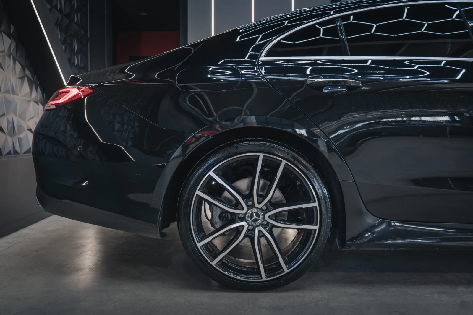 Mercedes-Benz CLS 400 d 4 MATIC * AMG * BURMESTER *  - изображение 3