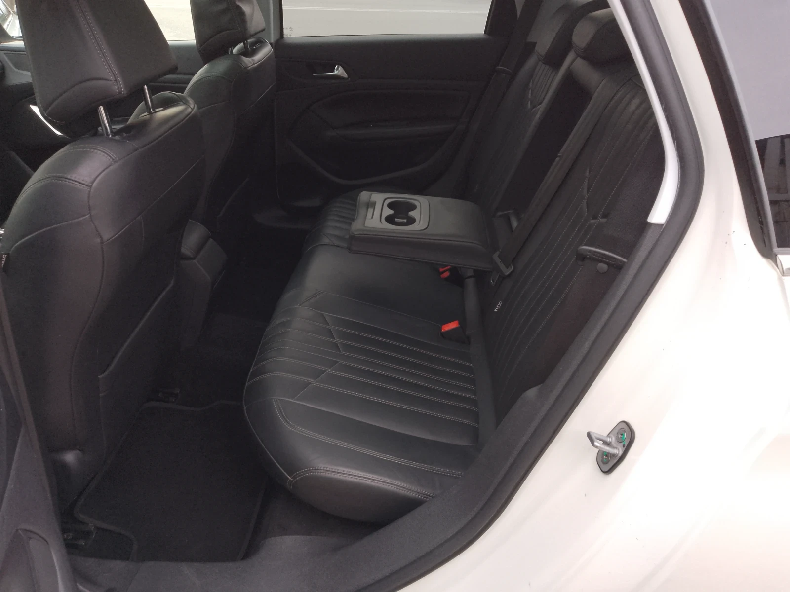 Peugeot 308 2.0HDI/ALLURE/ПАНОРАМА/FULL, снимка 15 - Автомобили и джипове - 53927563