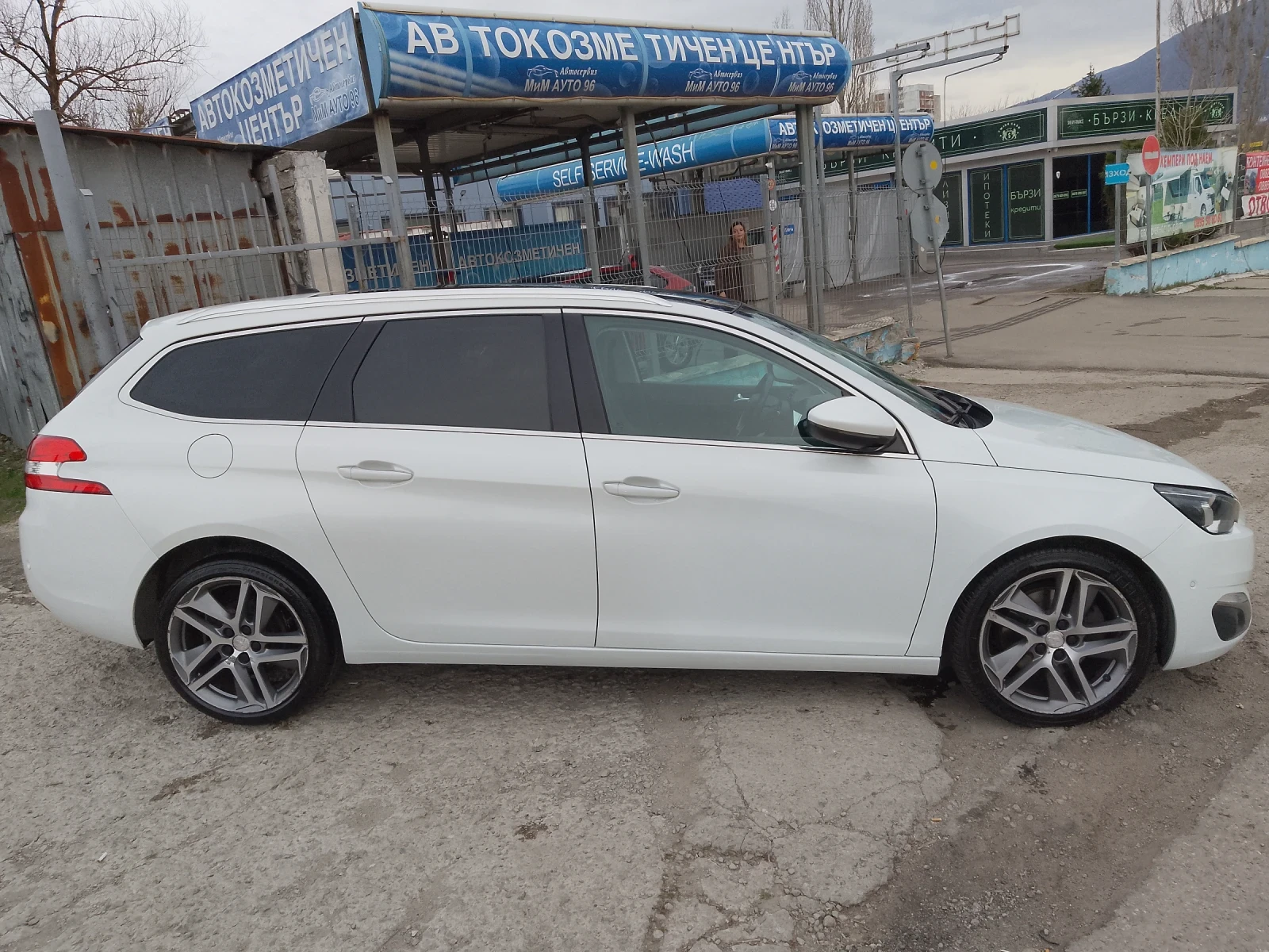 Peugeot 308 2.0HDI/ALLURE/ПАНОРАМА/FULL, снимка 4 - Автомобили и джипове - 53927563