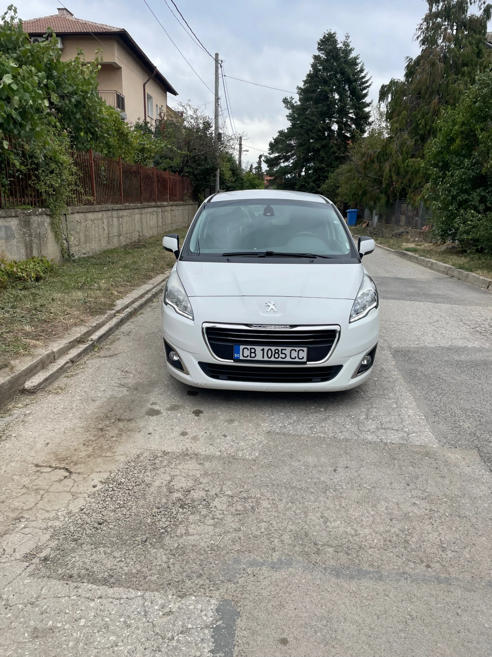 Peugeot 5008 1.6ehdi за ремонт на глава