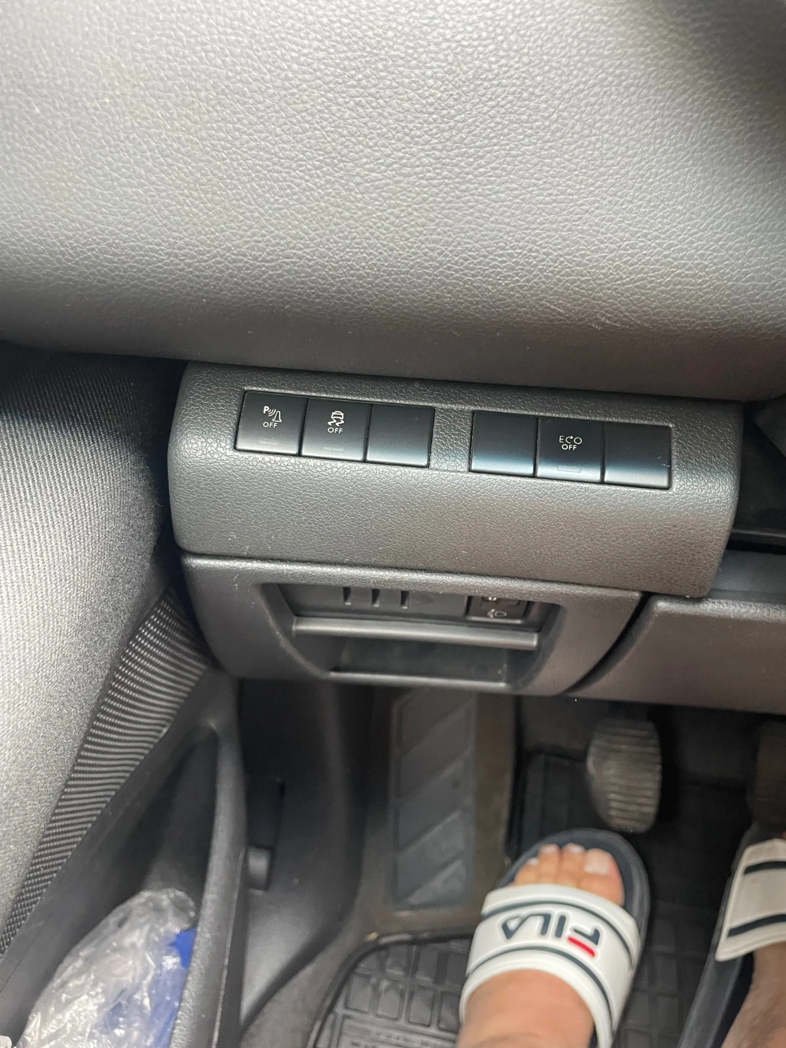 Peugeot 5008 1.6ehdi за ремонт на глава, снимка 6 - Автомобили и джипове - 54301407