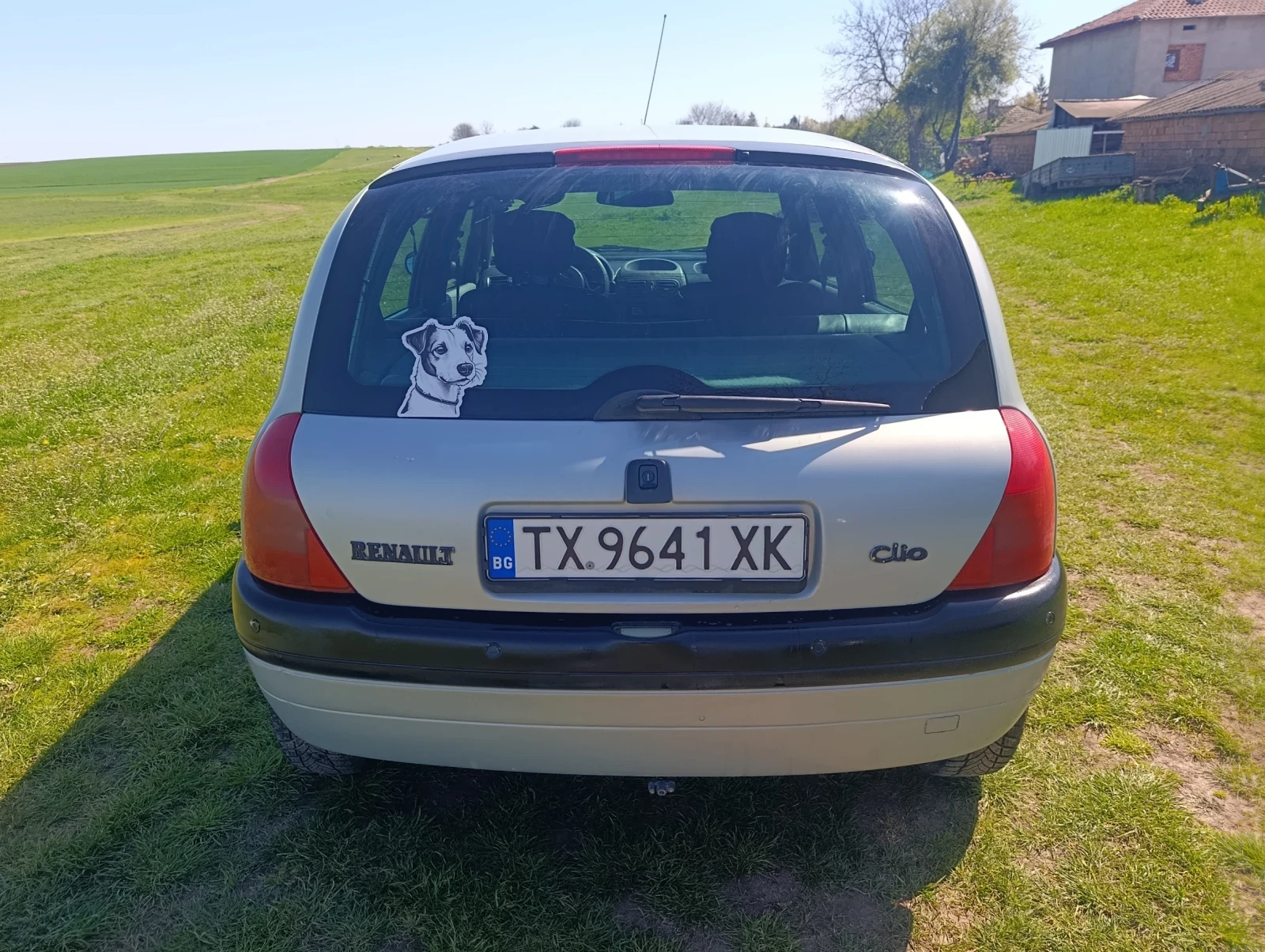 Renault Clio 1.4, снимка 4 - Автомобили и джипове - 54310811