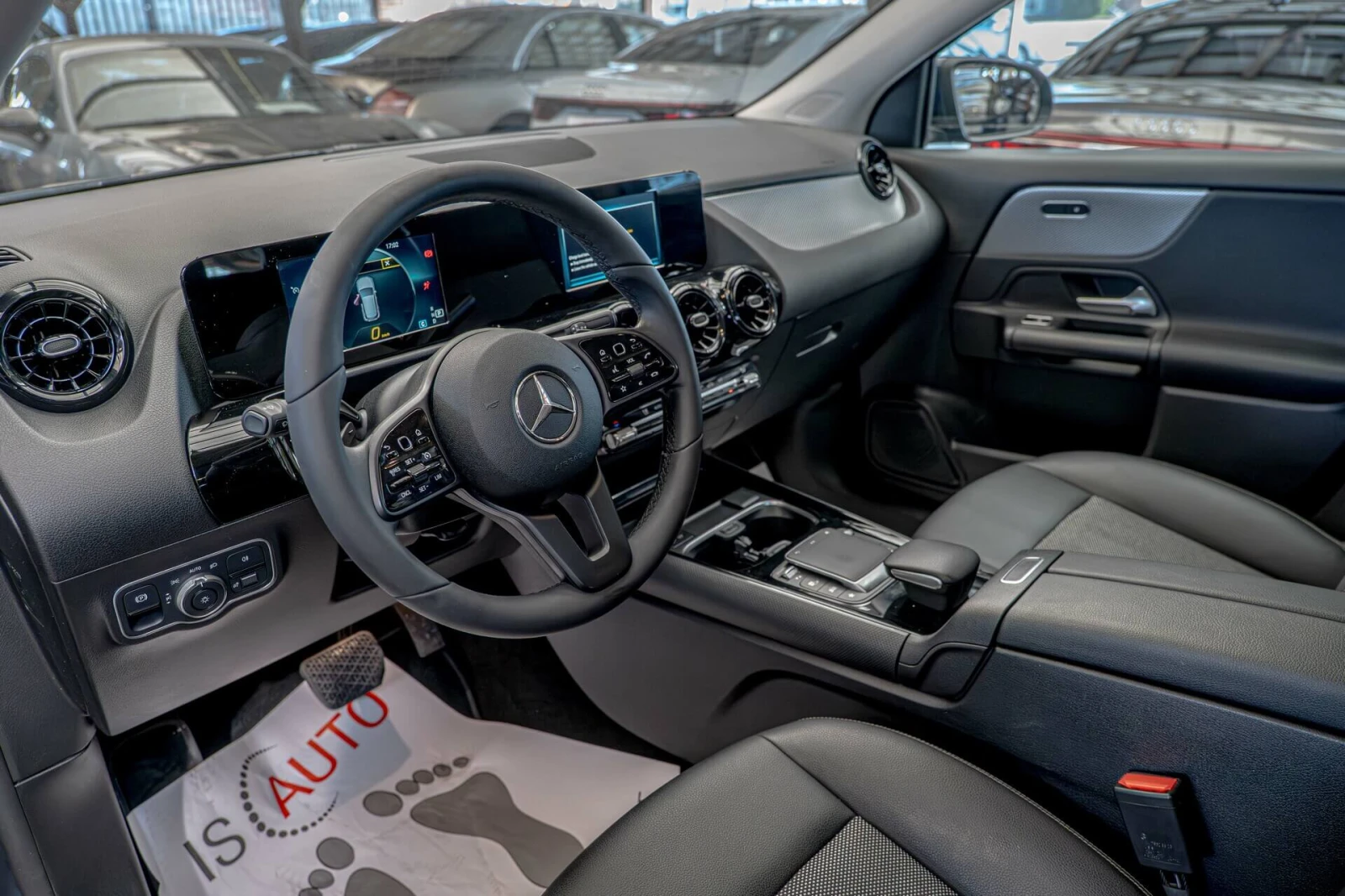 Mercedes-Benz GLA 180 d/Business/Thermatic/MBUX/Dynamic Select/USB/, снимка 7 - Автомобили и джипове - 54338353