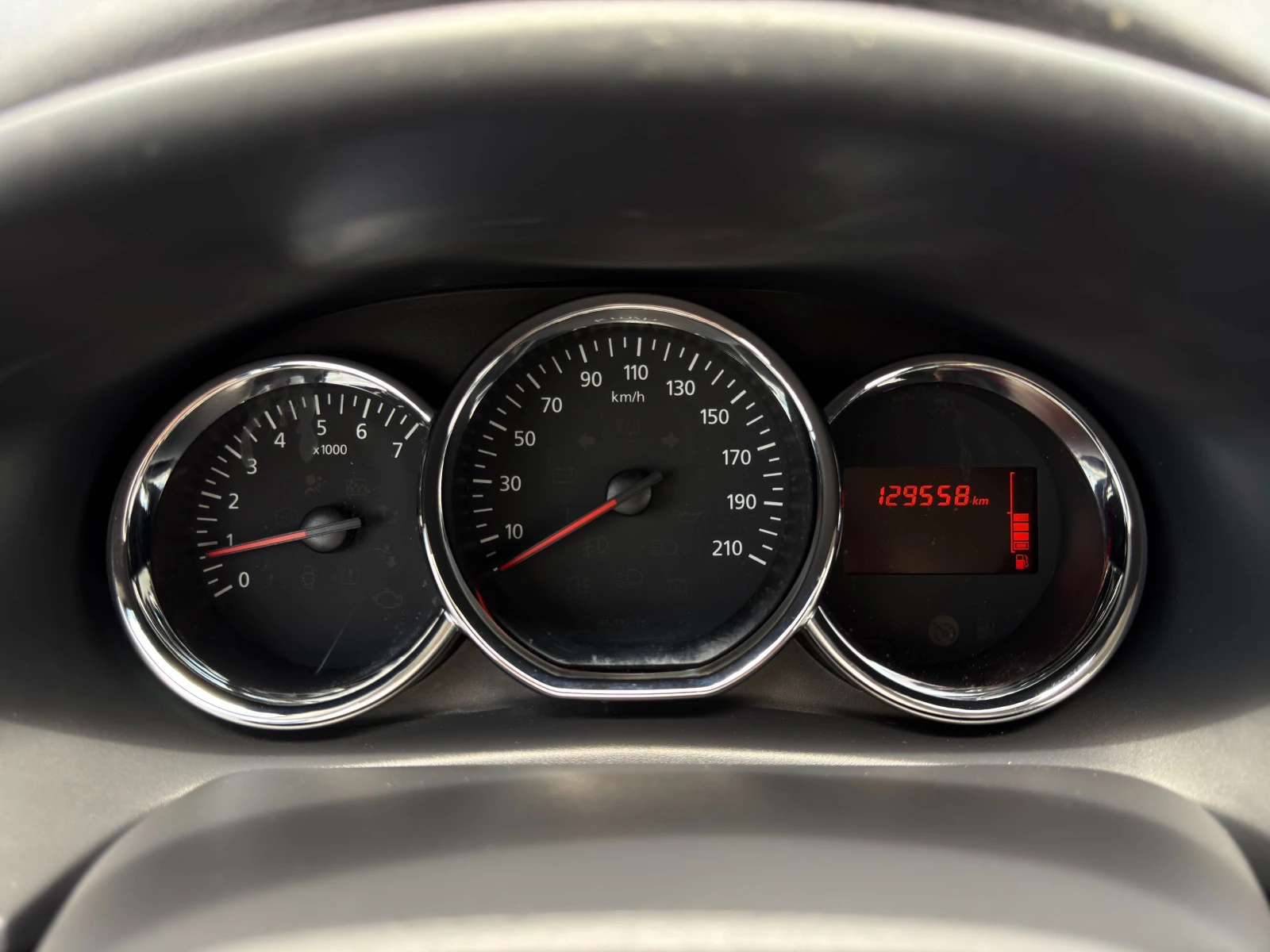 Dacia Sandero 1.5dCi STEPWAY / NAVI / 129000km / БЕЗ РЪЖДА, снимка 16 - Автомобили и джипове - 54607145