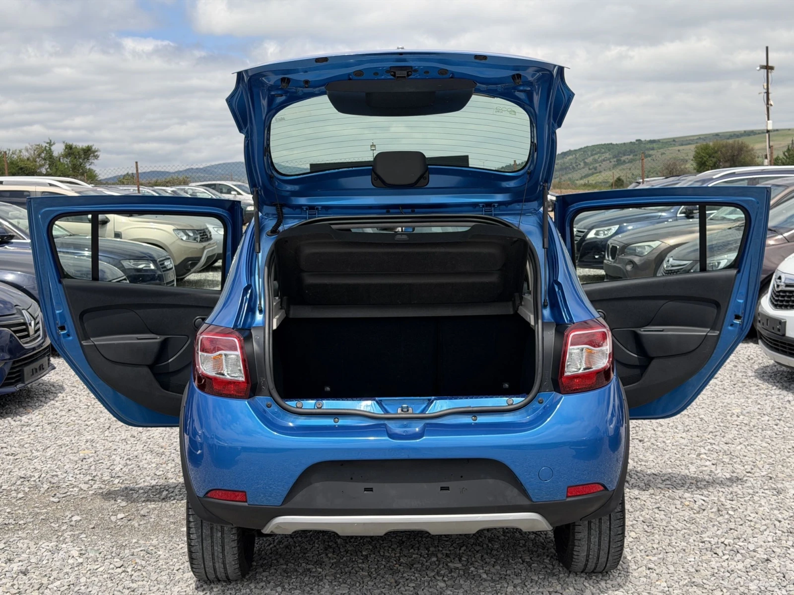 Dacia Sandero 1.5dCi STEPWAY / NAVI / 129000km / БЕЗ РЪЖДА, снимка 10 - Автомобили и джипове - 54607145