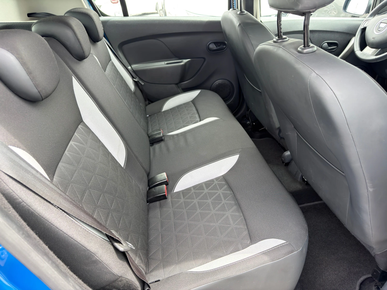 Dacia Sandero 1.5dCi STEPWAY / NAVI / 129000km / БЕЗ РЪЖДА, снимка 7 - Автомобили и джипове - 54607145