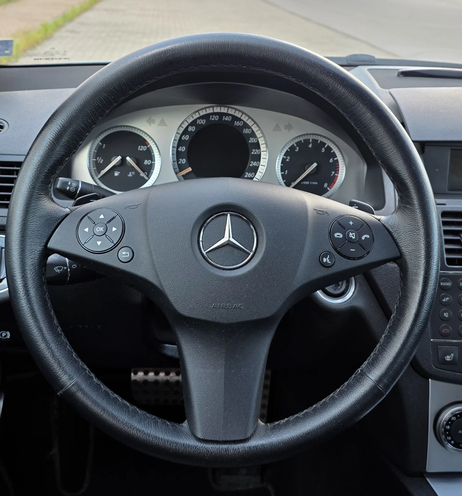 Mercedes-Benz C 180 Kompressor AMG / Пълен сервиз Мерцедес, снимка 12 - Автомобили и джипове - 54682493