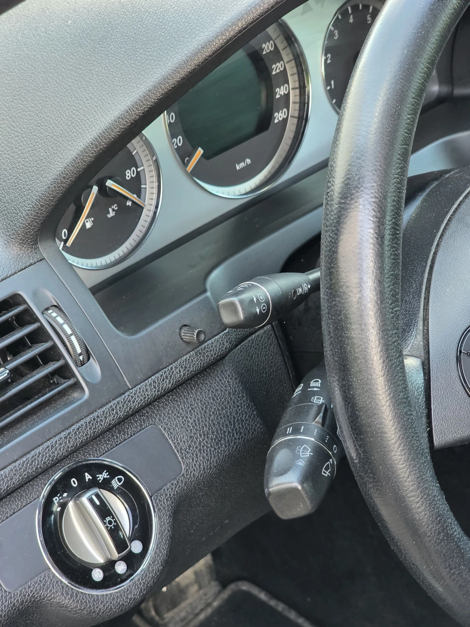 Mercedes-Benz C 180 Kompressor AMG / Пълен сервиз Мерцедес, снимка 15 - Автомобили и джипове - 54682493