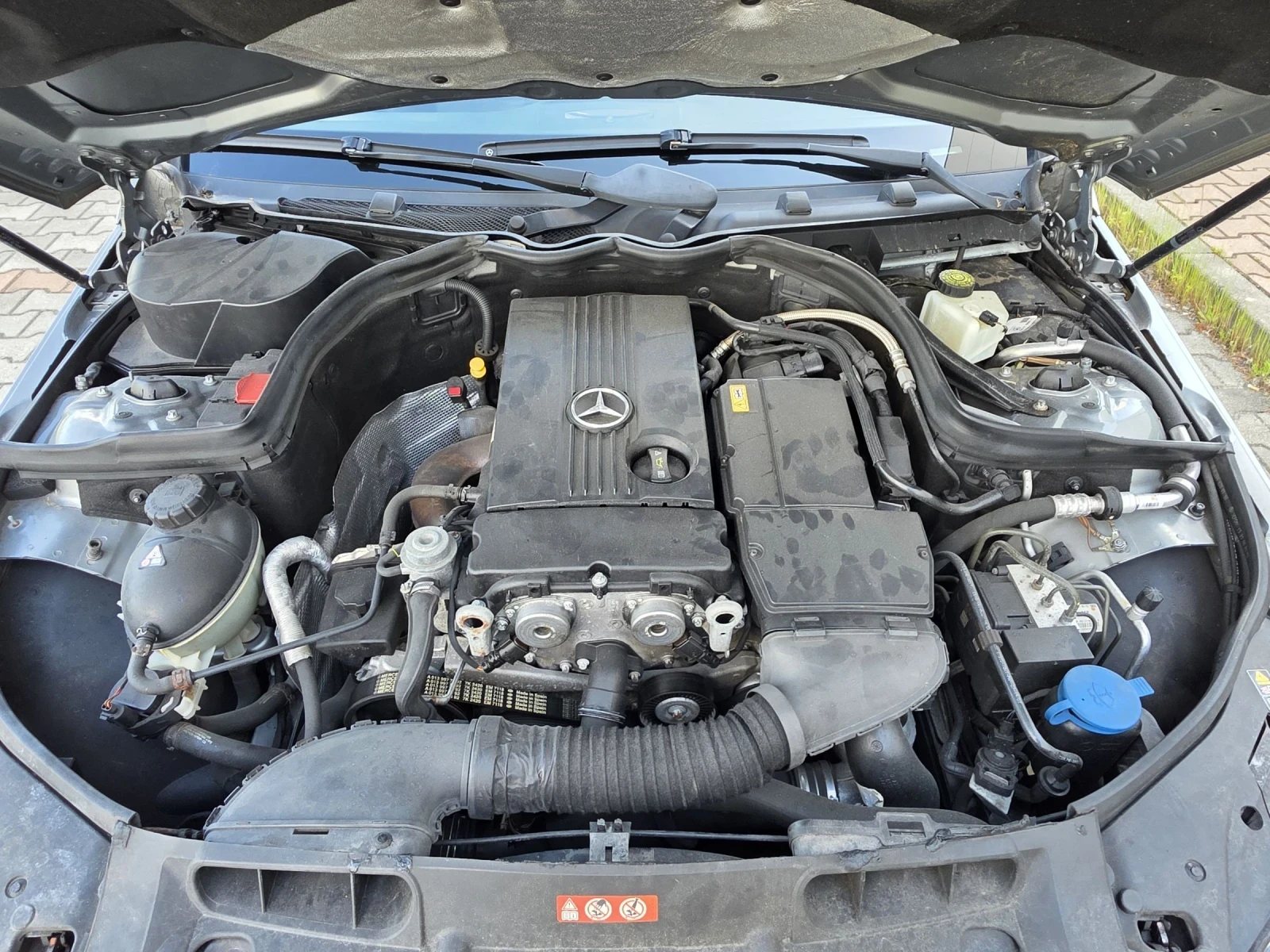 Mercedes-Benz C 180 Kompressor AMG / Пълен сервиз Мерцедес, снимка 16 - Автомобили и джипове - 54682493