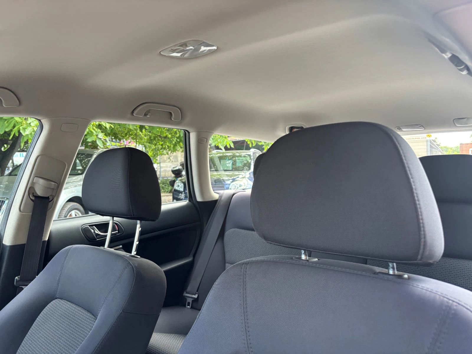 Subaru Outback 2.5i, снимка 13 - Автомобили и джипове - 55043341