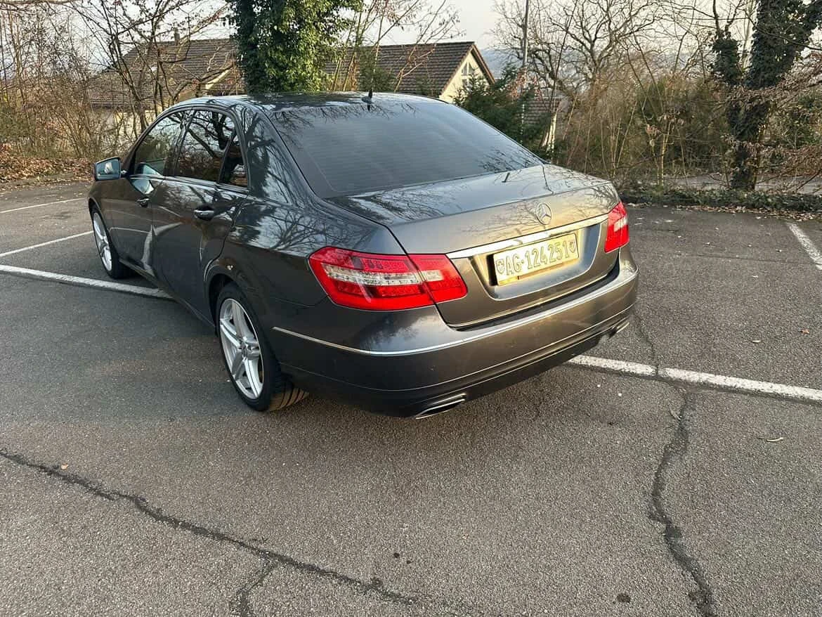 Mercedes-Benz E 500 Mercedes E500 4Matic AMG Pack LPG + Зимни гуми , снимка 8 - Автомобили и джипове - 55116278