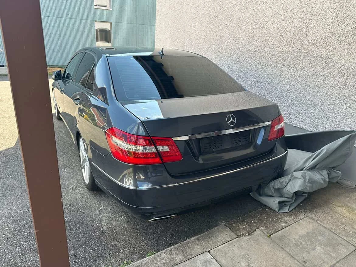 Mercedes-Benz E 500 Mercedes E500 4Matic AMG Pack LPG + Зимни гуми , снимка 3 - Автомобили и джипове - 55116278