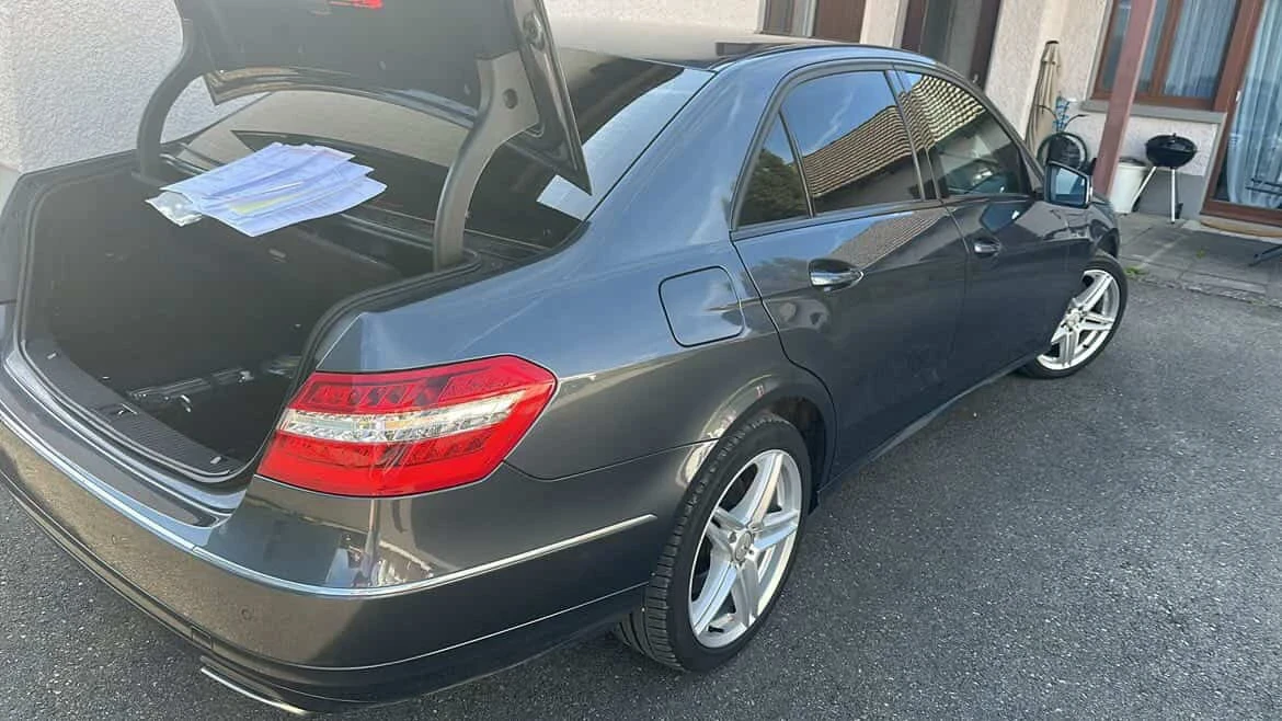 Mercedes-Benz E 500 Mercedes E500 4Matic AMG Pack LPG + Зимни гуми , снимка 9 - Автомобили и джипове - 55116278