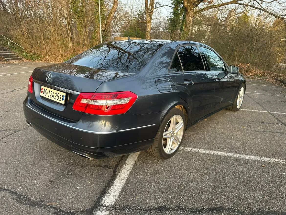Mercedes-Benz E 500 Mercedes E500 4Matic AMG Pack LPG + Зимни гуми , снимка 7 - Автомобили и джипове - 55116278