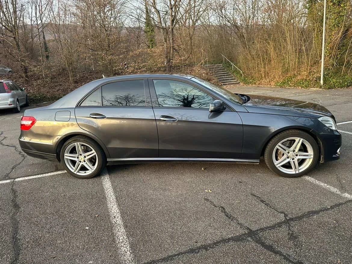 Mercedes-Benz E 500 Mercedes E500 4Matic AMG Pack LPG + Зимни гуми , снимка 5 - Автомобили и джипове - 55116278