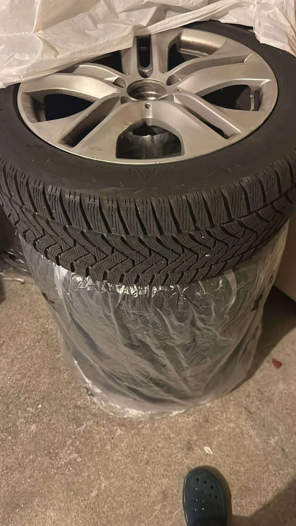 Mercedes-Benz E 500 Mercedes E500 4Matic AMG Pack LPG + Зимни гуми , снимка 17 - Автомобили и джипове - 55116278