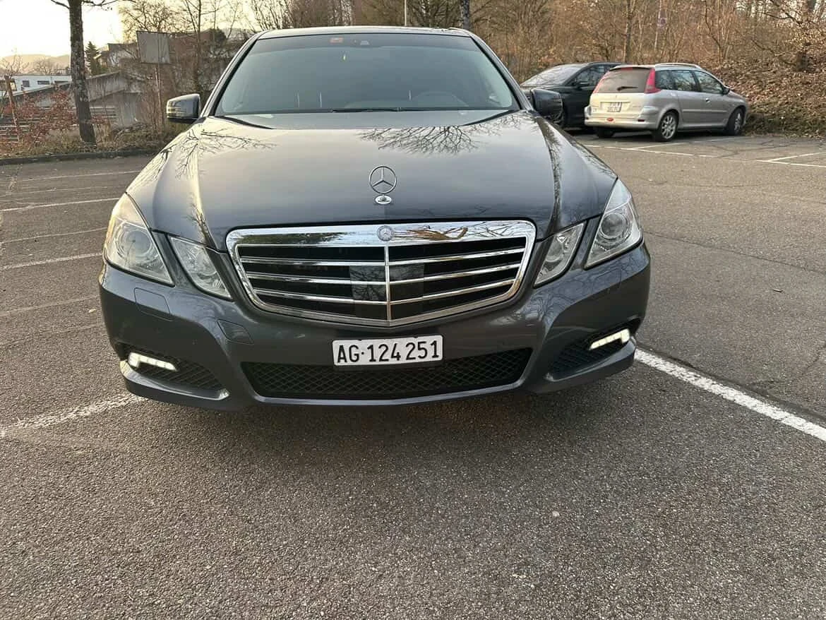 Mercedes-Benz E 500 Mercedes E500 4Matic AMG Pack LPG + Зимни гуми , снимка 2 - Автомобили и джипове - 55116278