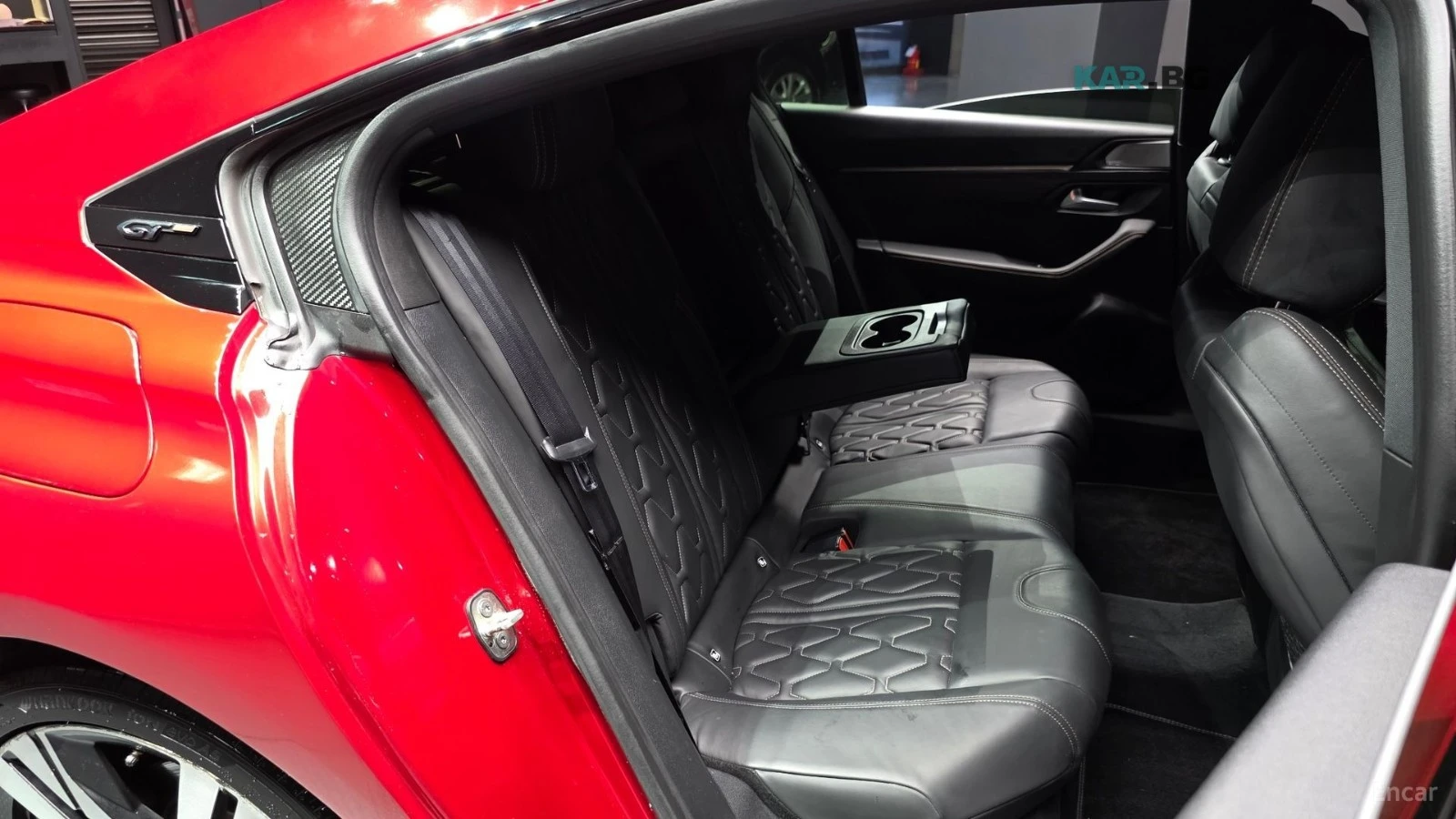 Peugeot 508 * ПАНО* KEYLESS* Camera* ПОДГРЕВ* , снимка 11 - Автомобили и джипове - 55374049