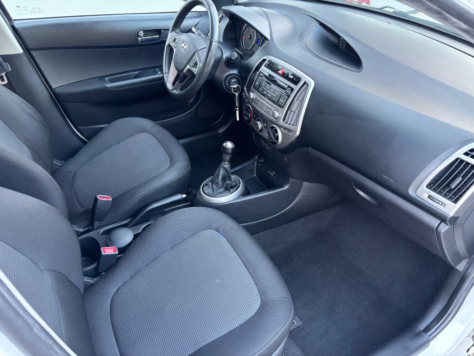 Hyundai I20 1.25i 85к.с., снимка 8 - Автомобили и джипове - 55397084