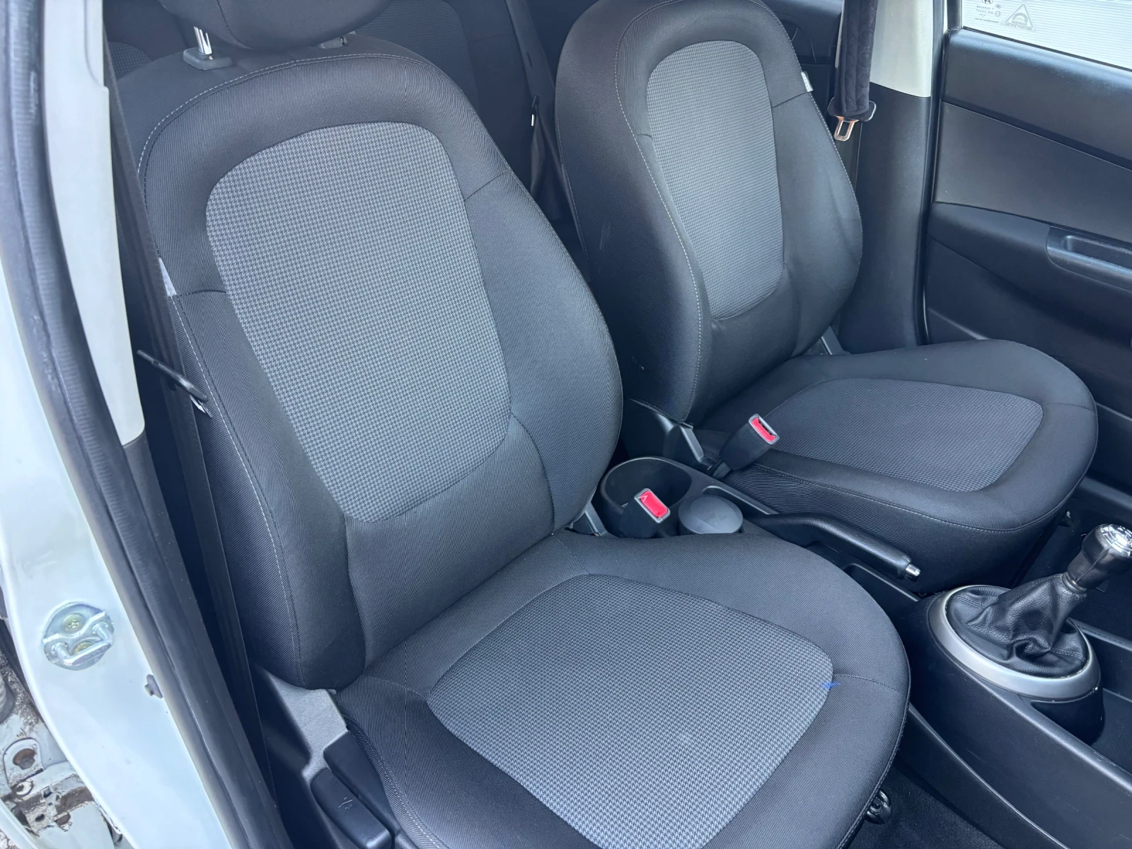 Hyundai I20 1.25i 85к.с., снимка 14 - Автомобили и джипове - 55397084