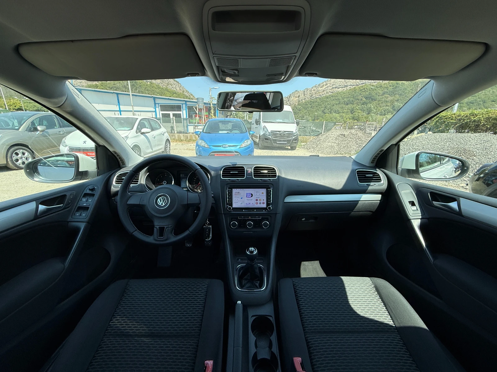 VW Golf 1.4i-Нави-Car Play Android Auto-Парктроник-клима, снимка 16 - Автомобили и джипове - 55715739
