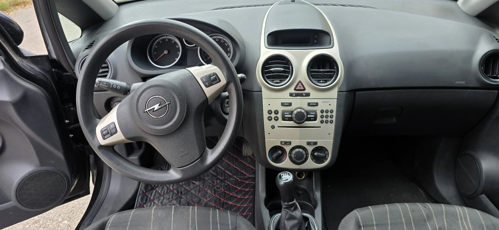 Opel Corsa 1.4I, снимка 2 - Автомобили и джипове - 55785923