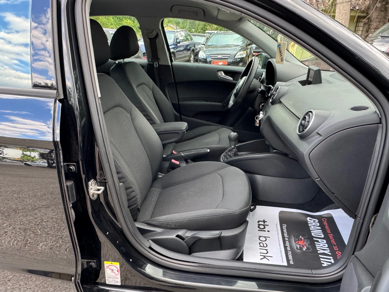 Audi A1 1.6TDI-90кс.!, снимка 9 - Автомобили и джипове - 55932088