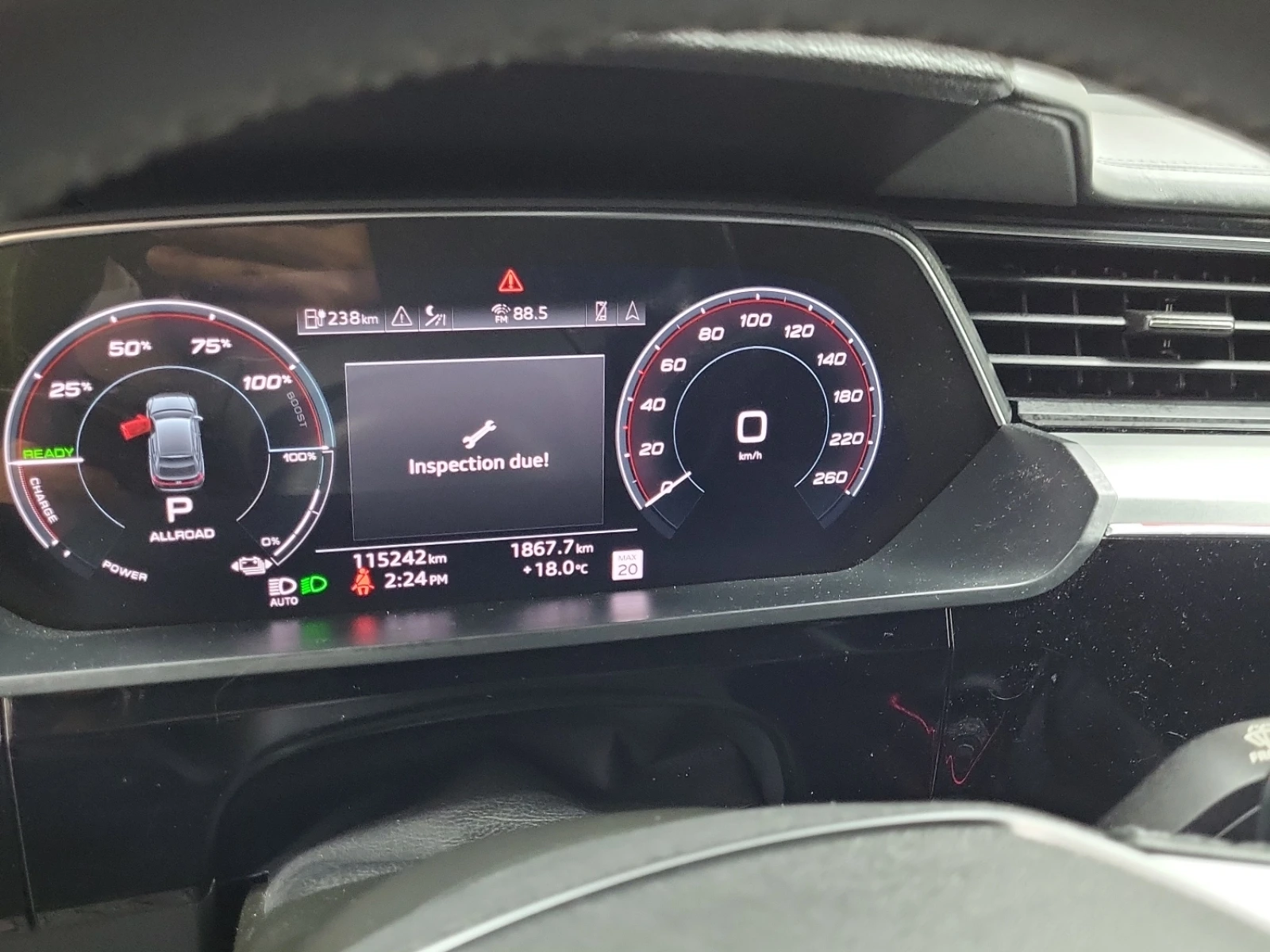 Audi E-Tron TECHNIK, ВСИЧКИ ЕКСТРИ ЗА МОДЕЛА, АВТОКРЕДИТ, снимка 9 - Автомобили и джипове - 56063107